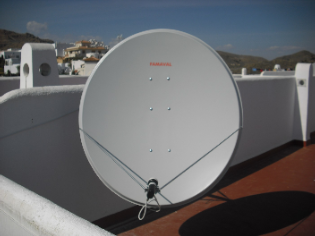 1.4 mtr Famaval satellite dish 1.4 mtr Famaval satellite dish